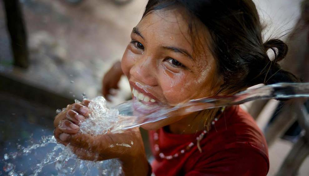 أداة قوية لحل مشكلة نقص المياه: مولد الهواء والماء
